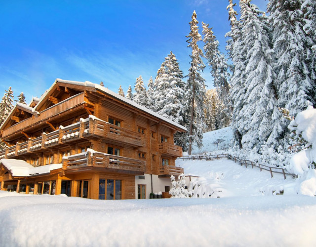 The-Lodge-Exterior-Winter-p.jpg
