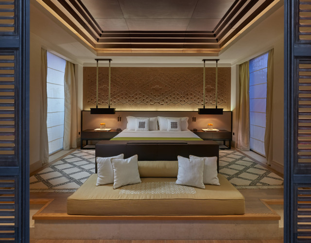 16.-Oriental-Pool-Villa-bedroom-web.jpg