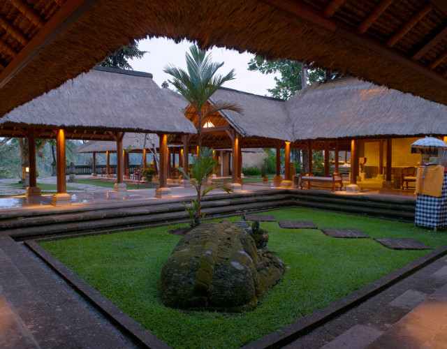 Amandari,-Indonesia--Lobby-and-Courtyard_Office_6581.jpg