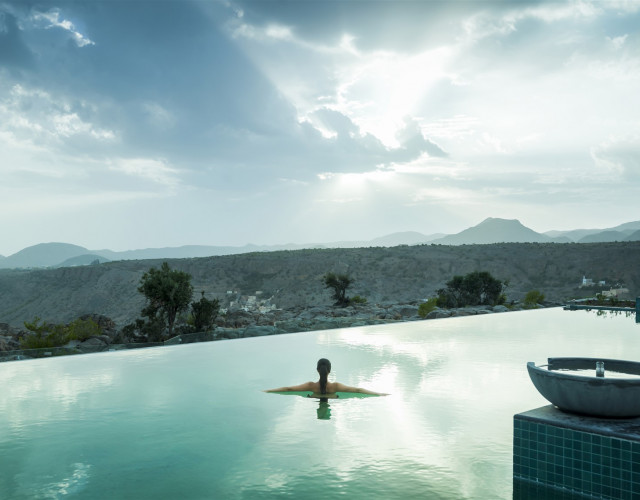 Anantara-Al-Jabal-Al-Akhdar-Resort---Infinity-Pool-01.jpg