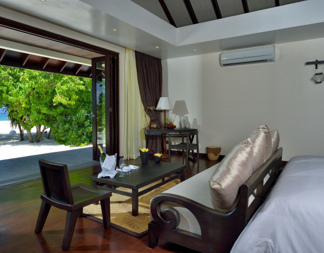 Atmosphere-Kanifushi---Sunset-junior-suite-seating-area.jpg
