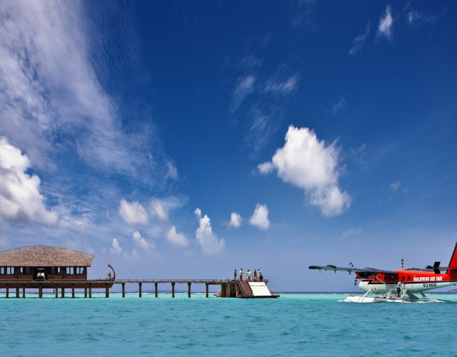 HiltonMaldivesIruFushiSeaplaneArrivalDepartureJetty.jpg