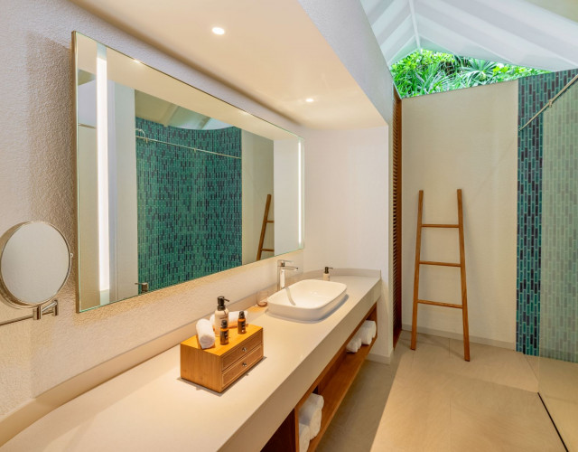 RAAYA-by-Atmosphere---2-Bedroom-Family-Beach-Villa-with-Pool---04.jpg