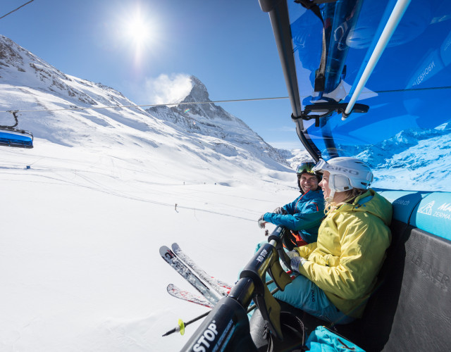 Skifahrer-auf-Sessellift_cr-Pascal_Gertschen-1611237288.jpg