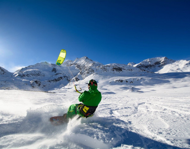 Snowkiting.jpg