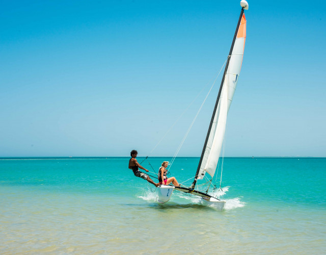 Club_Paradisio_El_Gouna_Osmosis_Water_Sports_Catamaran_4-min.jpg