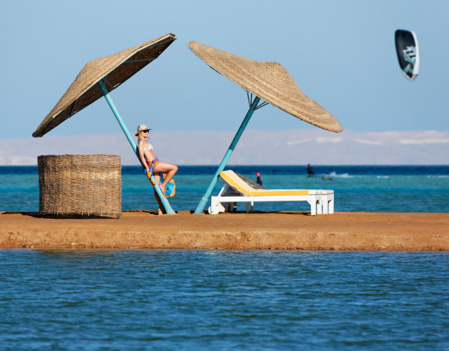 Movenpick-gouna-Red-Sea-Beach-web.jpg