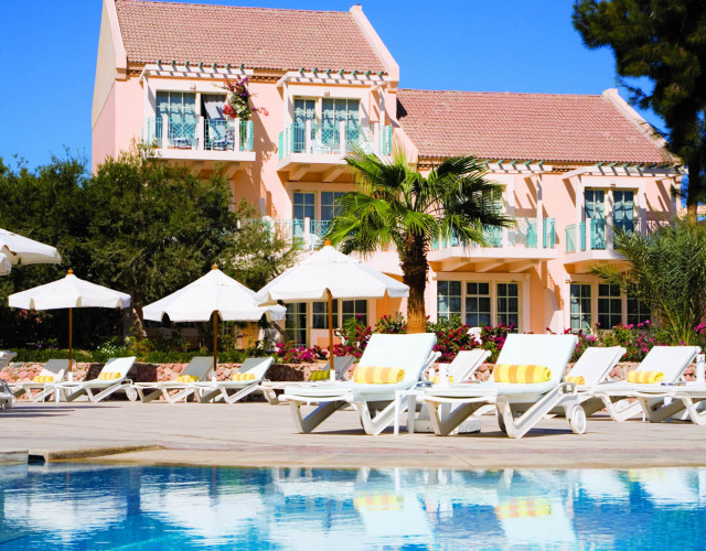 Moevenpick-Hotel-El-Gouna-Pool_web.jpg