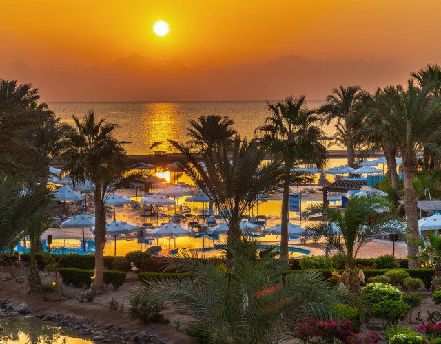 Movenpick-gouna-Red-Sea-sunrise_web.jpg