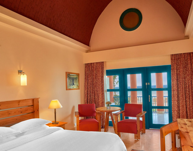 Sheraton-Gouna-Deluxe-room_web.jpg