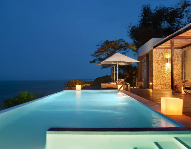 124bMeliaZanzibar-2_Bedroom_Villa_Pool_By_Night.jpg