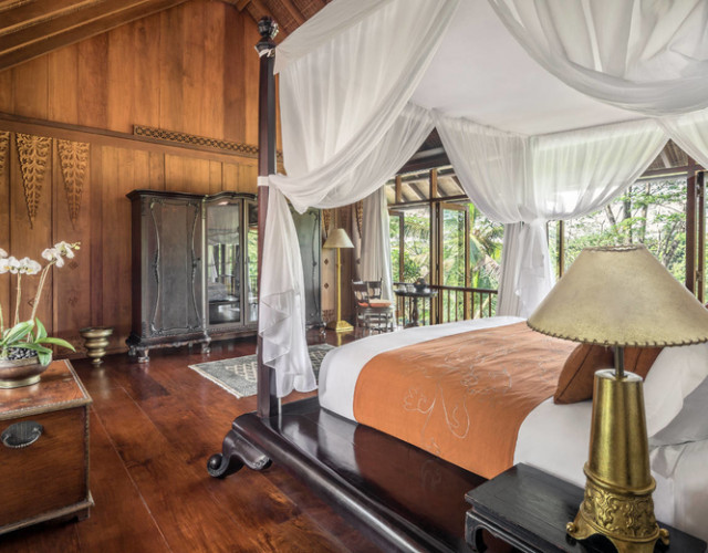 COMO-Shambhala-Estate_COMO-Villa-at-Umabona-Residence_Master-bedroom--2.jpg