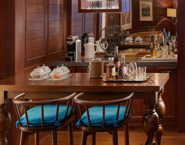 Mandarin-Oriental,-Bangkok---Siam-Suite---Bar-2-web.jpg