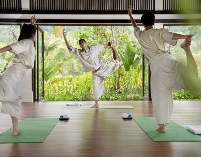 banyan-tree-lang-co_yoga-class_44245363362_o-web.jpg