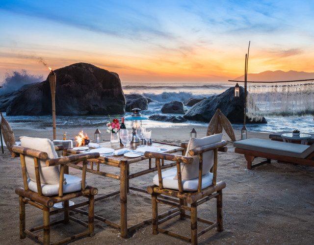 destination-dining-at-the-sunset-beach-7_48934805387_o-web.jpg