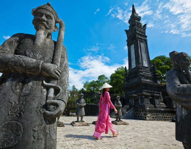 laguna-lang-co-destination_khai-dinh-temple-1_44245505402_o-web.jpg