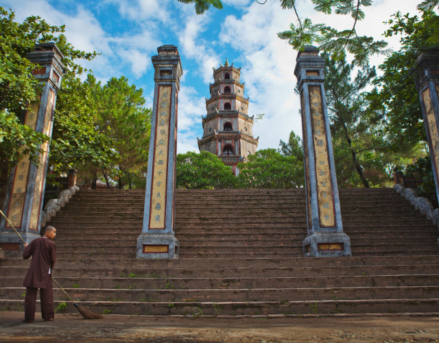 laguna-lang-co-destination_thien-mu-pagoda_43578614604_o-web.jpg