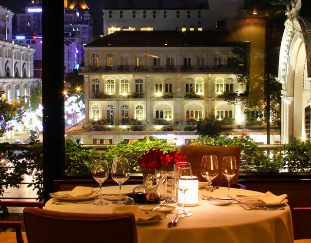 Caravelle_Outlet_Reflections-Restaurant.jpg