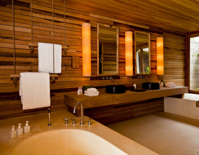 Bathroom_[5468-LARGE].jpg