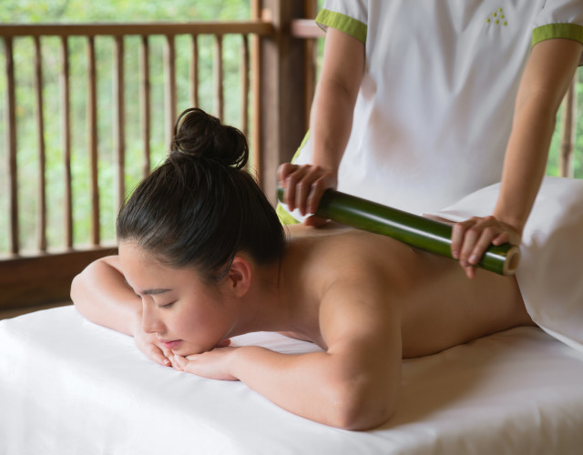 ninh-van-bay-vietnam_Bamboo_Massage_for_Vietnamese_Journey_Ritual-web.jpg