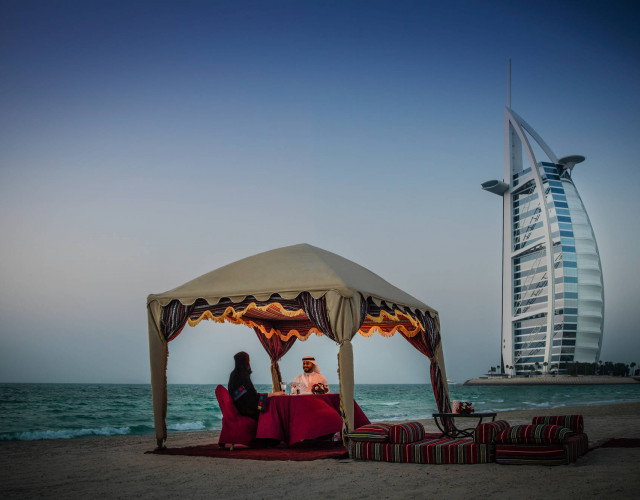 Madinat-Jumeirah---Dinner-on-the-Beach.jpg