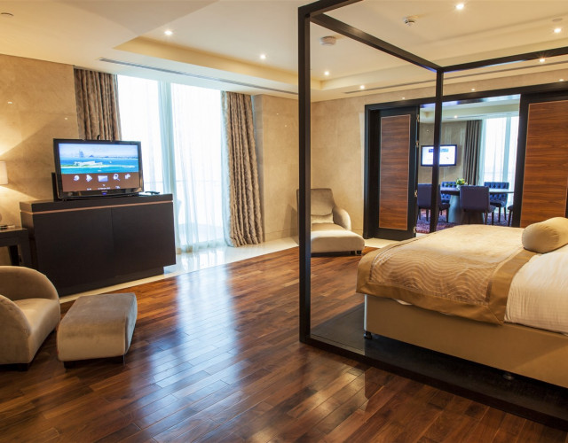 king-Suite_Room-2.jpg