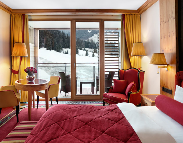 JPE_Kempinski-Das-Tirol_Deluxe-Double-Room_A1D.jpg