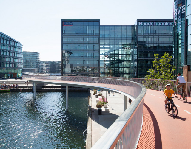 Copenhagen-the-bike-snake-in-the-sun-web.jpg