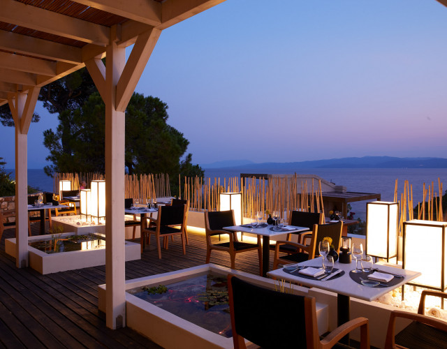 Hagoromo-Asian-cuisine-1_web.jpg