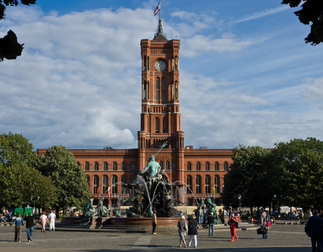 Berliner-Rathaus_c_Scholvien-web.jpg