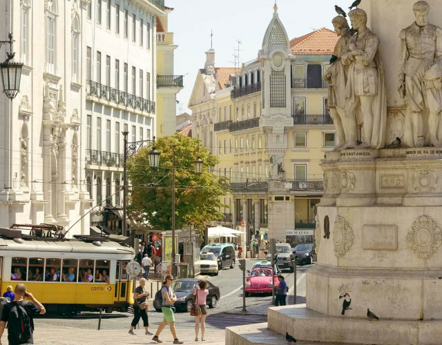 chiado-tram.jpg