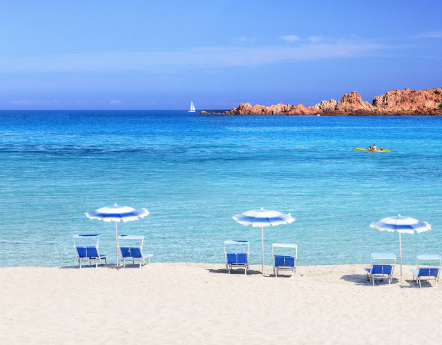 5_Marinedda_spiaggia_3_ombrelloni_2_RGB.jpg