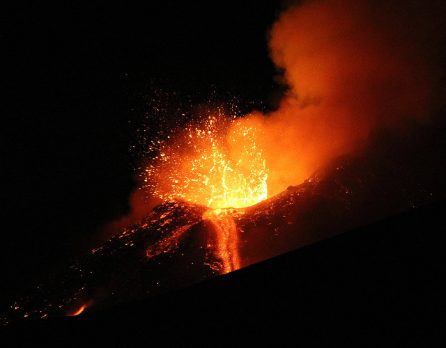 Etna-eruzione.jpg