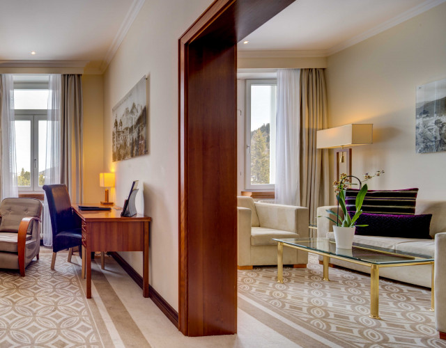 AJS,-Deluxe-Junior-Suite-Angle-1.jpg