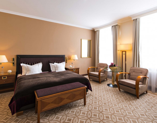 AJS-Deluxe-Junior-Suite-(1).jpg
