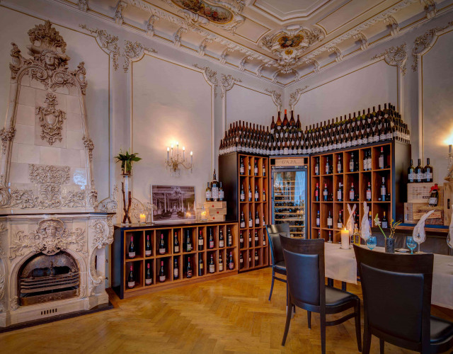 Enoteca-Porcelain-Stove-min.jpg