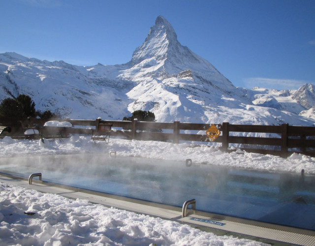Aussenpool-Winter-1.jpg