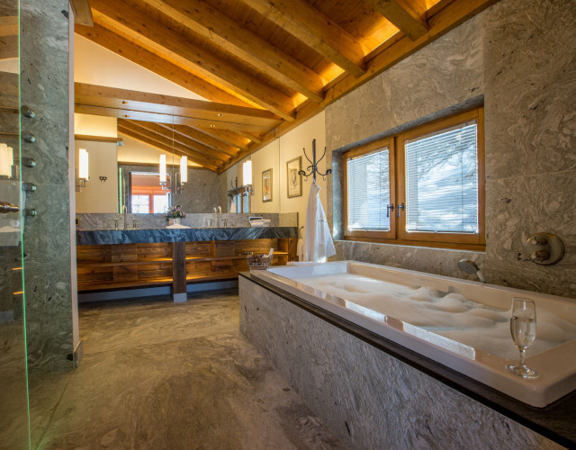 Zermatt-Riffelalp-bathroom-(4).jpg