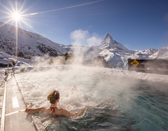 Zermatt-Riffelalp-outdoor-pool.jpg