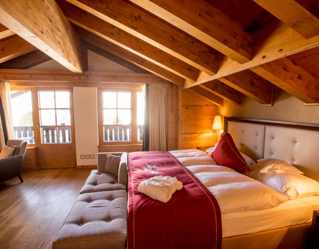 Zermatt-Riffelalp-room-(4).jpg