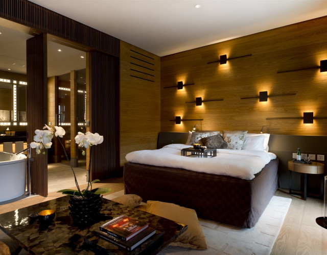 CAM-Deluxe-Room_01.jpg