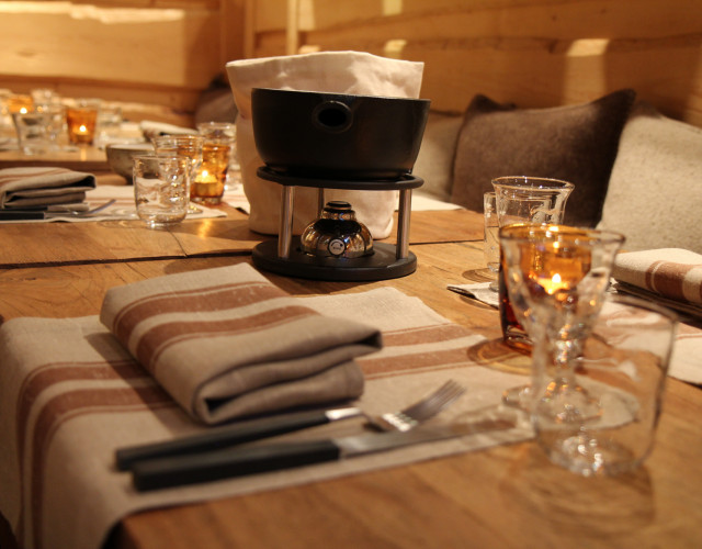 Fondue-Postli-Stubli-Hotel-Post-Zermatt-web.jpg