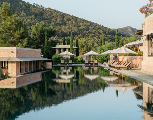 Amanruya,-Turkey---Main-Swimming-Pool_Office_17895.jpg