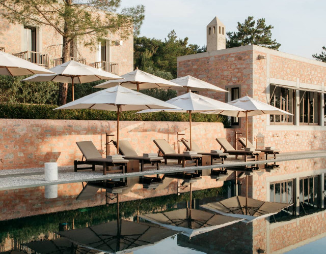 Amanruya,-Turkey---Main-Swimming-Pool_Office_17897.jpg