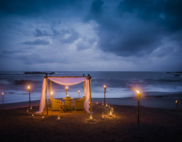 Anantara-Tangalle_Dining_by_Design_Beach_01_G_A_L.jpg