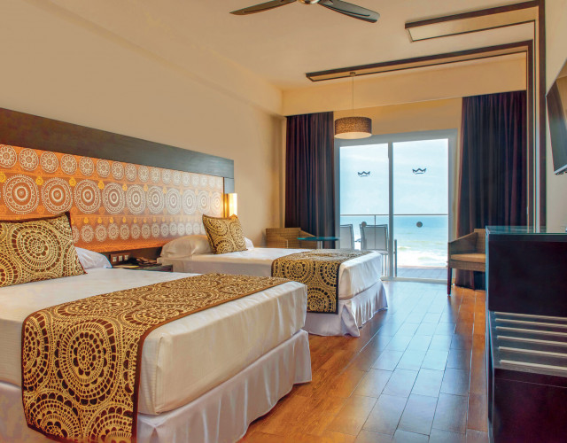 SRI_16_101---Junior-suite-sea-view.jpg