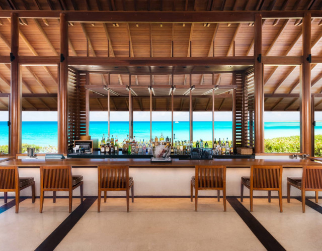 Amanyara,-Turks-and-Caicos---Beach-Club-Bar_Office_11923.jpg