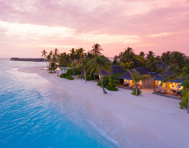 Baglioni_Resort-_Maldives_Family_Beach_Villa_web.jpg
