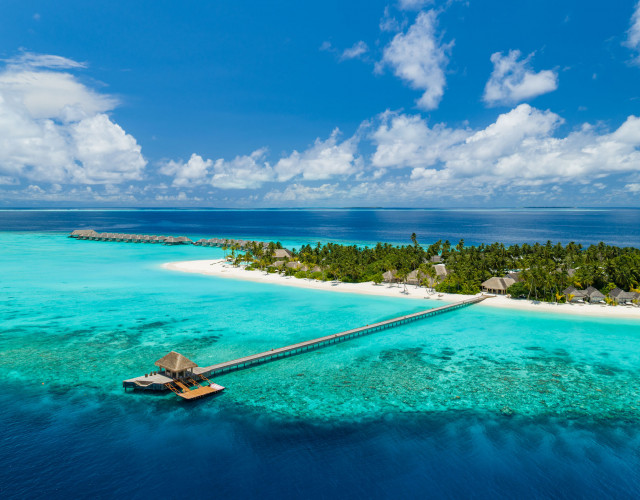 Baglioni_Resort_Maldives_Aerial_Island_04_web.jpg