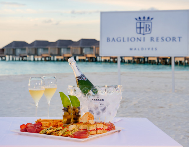 Baglioni_Resort_Maldives_Aperitivo-(2)_web.jpg